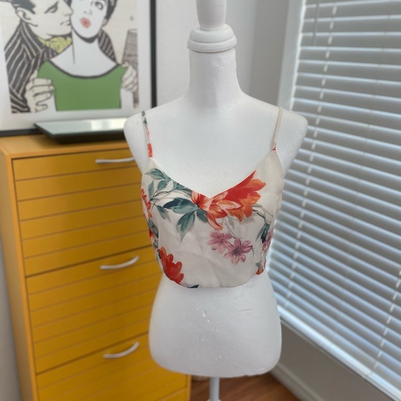 Lulu's Red and White Fitted Crop Camisole - Picture 1 of 4
